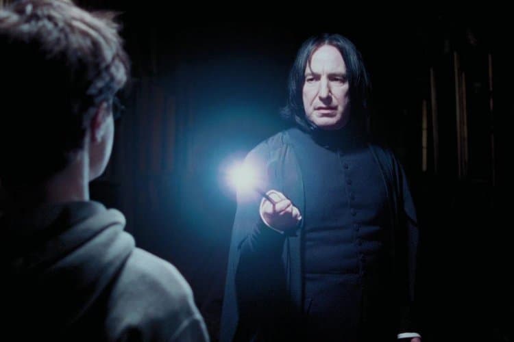 Snape'in Harry’ye davranışları hakkında ne düşünüyorsunuz?